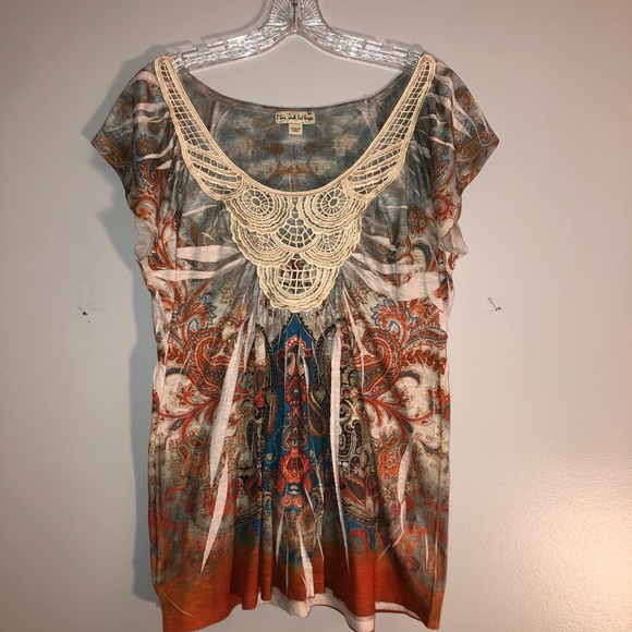 Live and Let Live Colorful Top - Picture 9 of 10